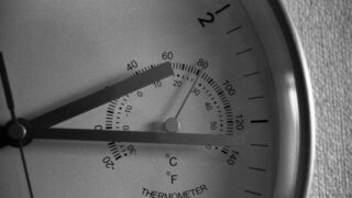 「25℃」の“C”はなに？なぜ読まない？温度表記の意味とセルシウス度の由来を解説