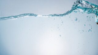軟水と硬水の違いとは？硬度の意味と計算方法をわかりやすく解説